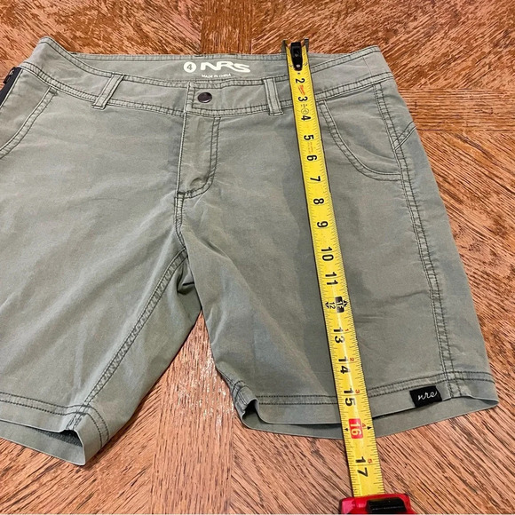 NRS Shorts Womens Size 4 Green Guide Shorts 7 Inch Inseam - Picture 5 of 6